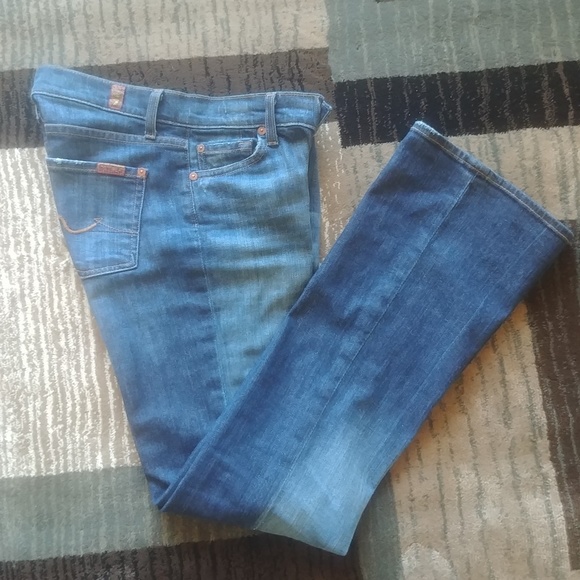 Jeans - Picture 1 of 2